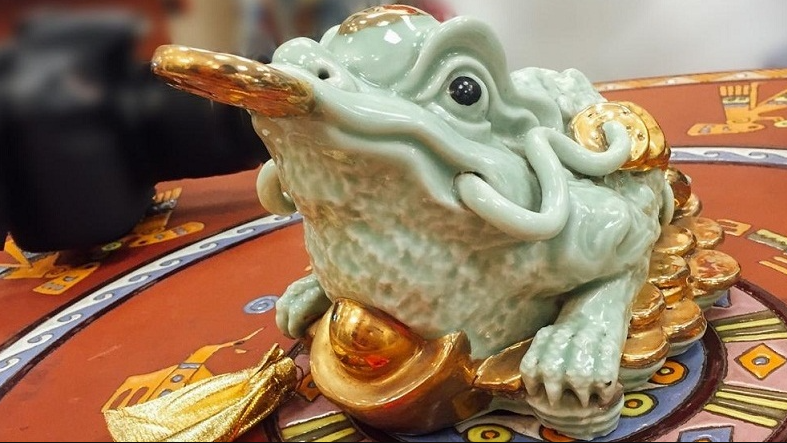 Tượng ông Cóc Thần Tài và Thổ Địa.png
